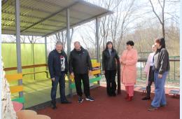 24.04.2026 Теневые навесы и новый асфальт: мониторинг объектов Общественными наблюдателями  продолжается | Администрация муниципального округа город Партизанск Приморского края Официальный сайт